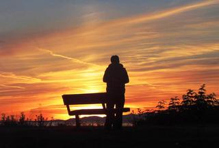 Tập Thơ Chọn Lọc - Nhất Lang (Nguyễn Thành Sáng) - Page 33 Sunset-bench-silhouette-by-eaglesdarephoto-d8y9kq0-pre