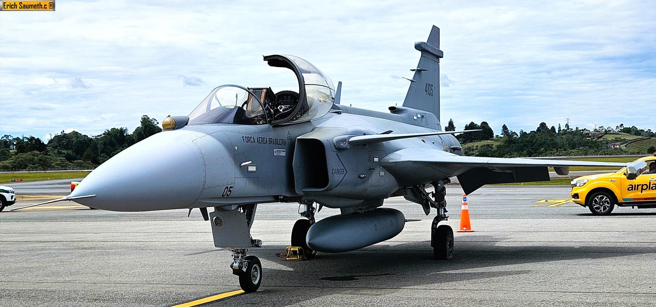 Suecia presenta formalmente su avión Gripen al presidente colombiano Gustavo Petro