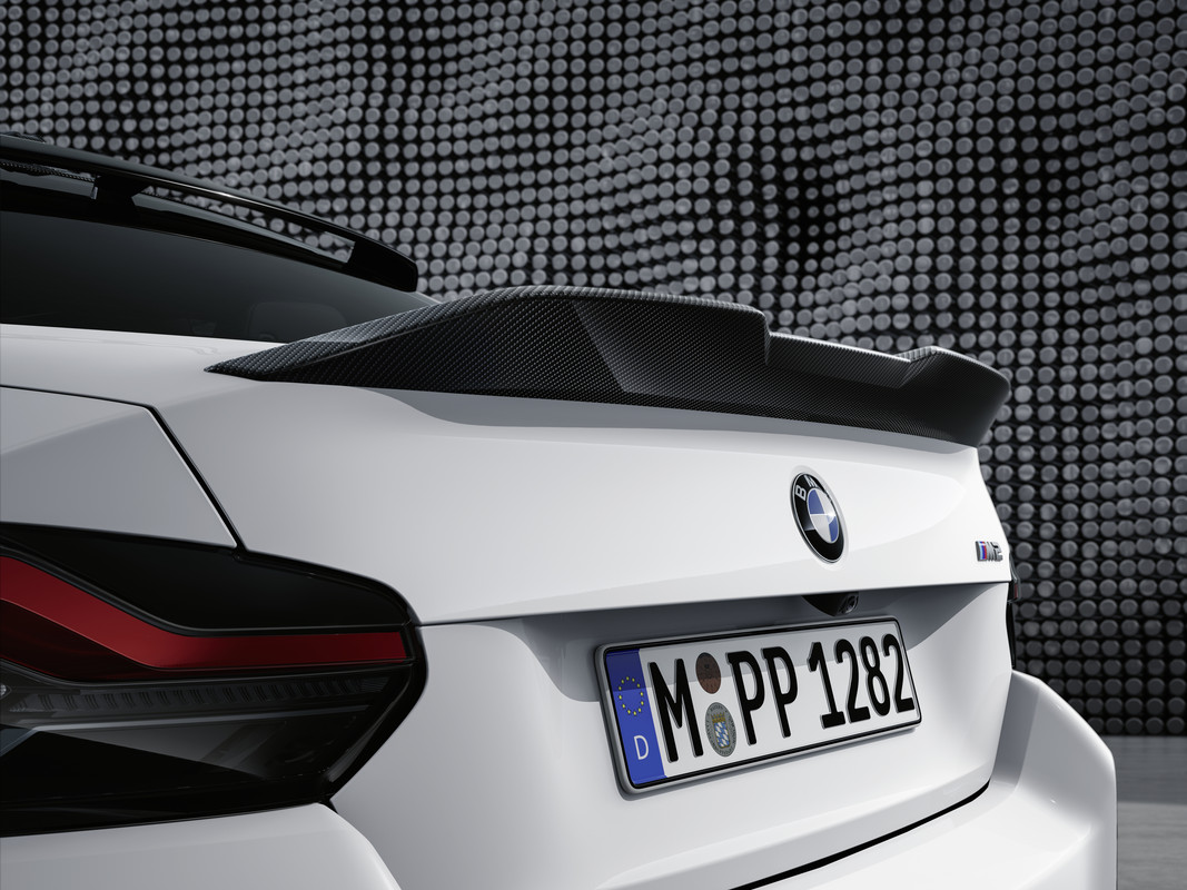 P90484592_highRes_the-bmw-m-performanc