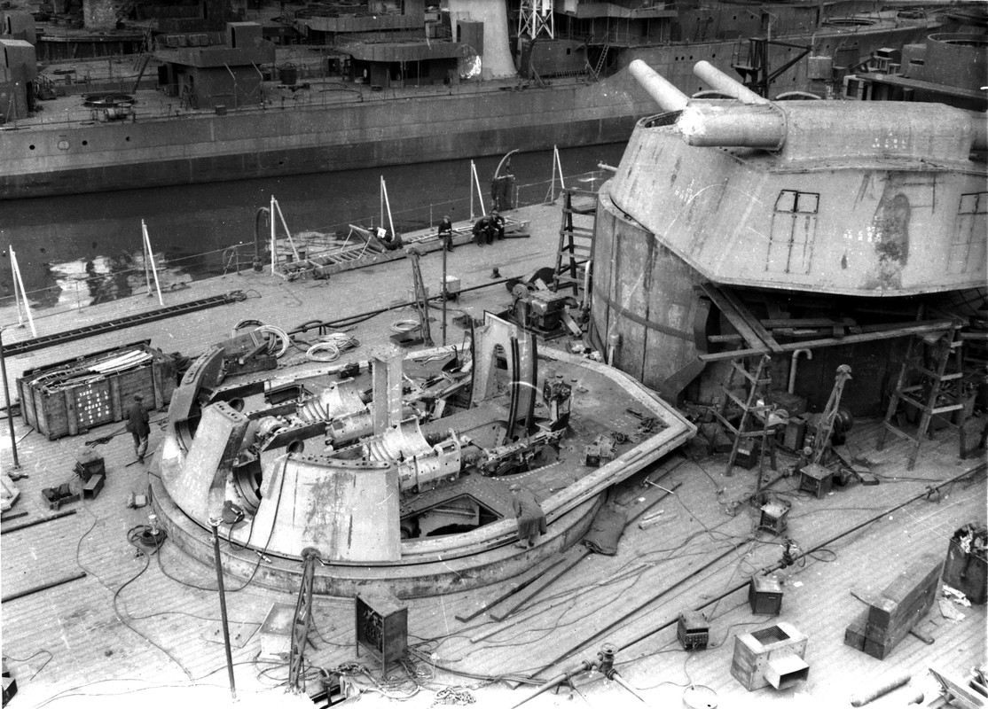 https://i.postimg.cc/zBgJbKNW/HMS-Vanguard-64.jpg