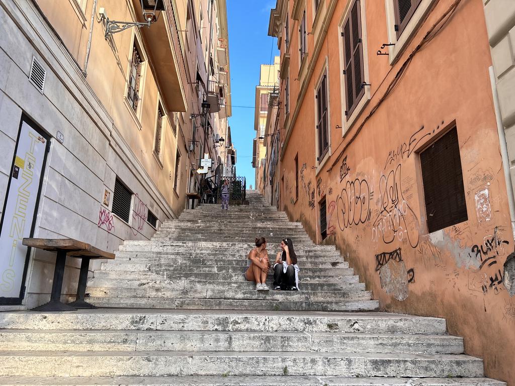 Жаркий сентябрь на побережье Тирренского моря.