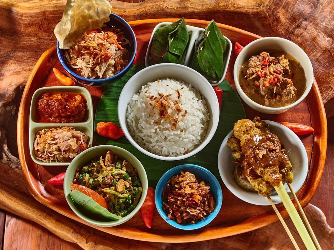Ilustrasi set menu sarapan di Art Cafe Bumbu Bali.