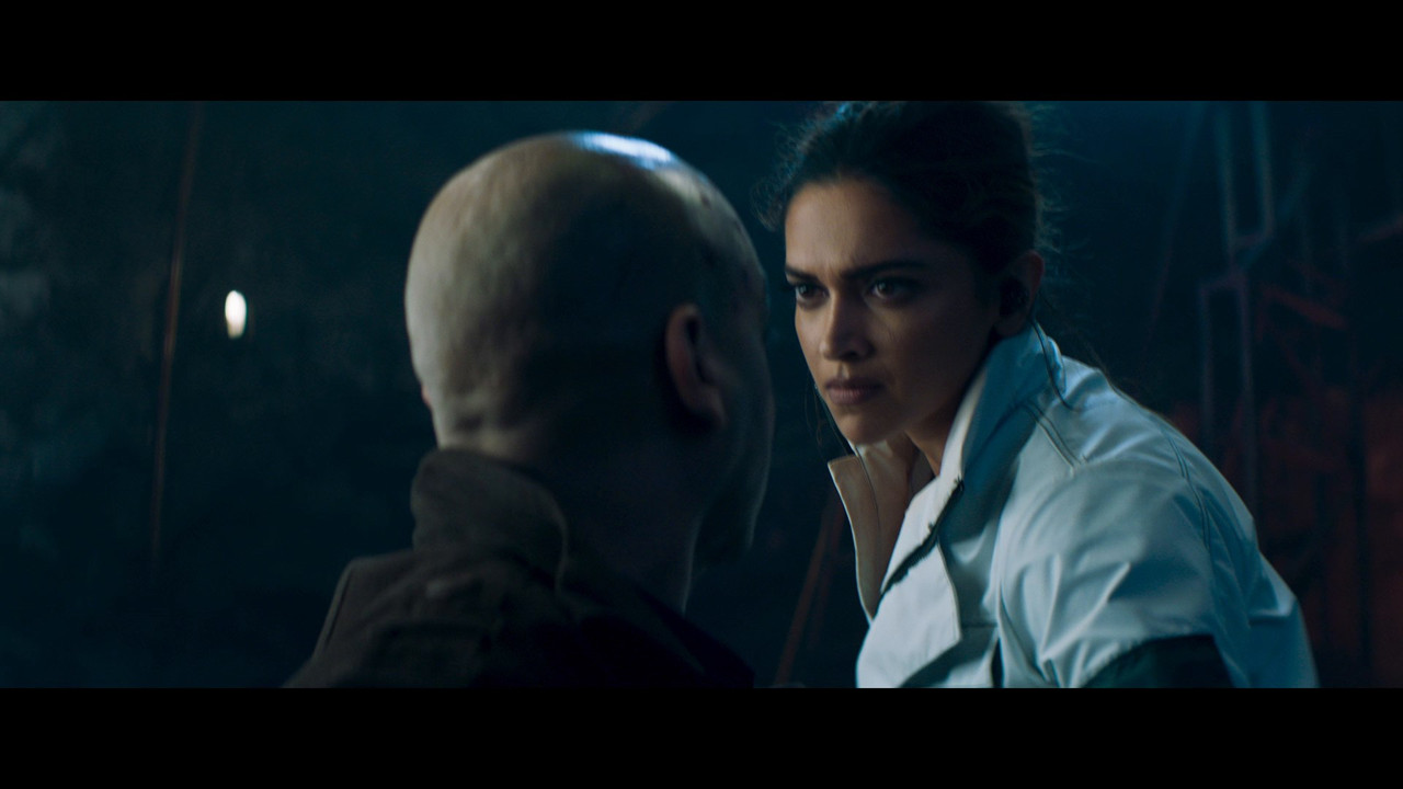 [Image: Deepika-Padukone-Pathaan-Climax-Cut-BLURAY-mkv-0010.jpg]