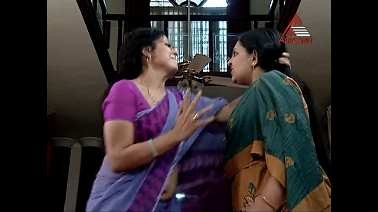 Asha Sarath Clear Navel Slip.mp4_snapshot_00.02.238