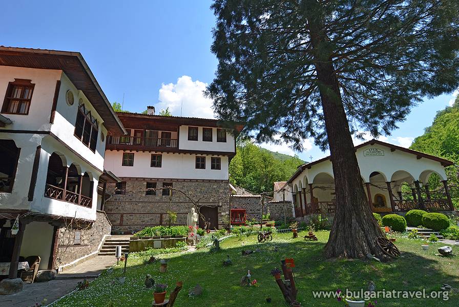 [Obrazek: 368-001-Manastir-Sedemte-prestola-jpg.jpg]