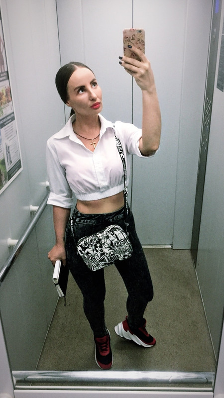 E26F5D62-0B12-4756-A4C0-67BE1883F66E