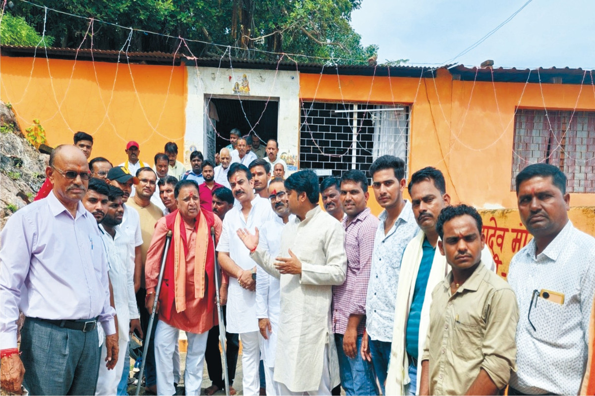 श्री गुप्तेश्वर महादेव मंदिर पर भव्य मेले का आयोजन, डॉ० संदीप ने की प्रशंसा