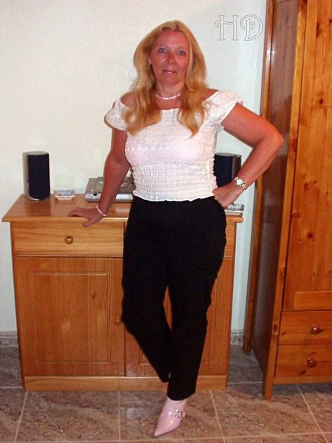 me-in-pink-boots-HD.jpg