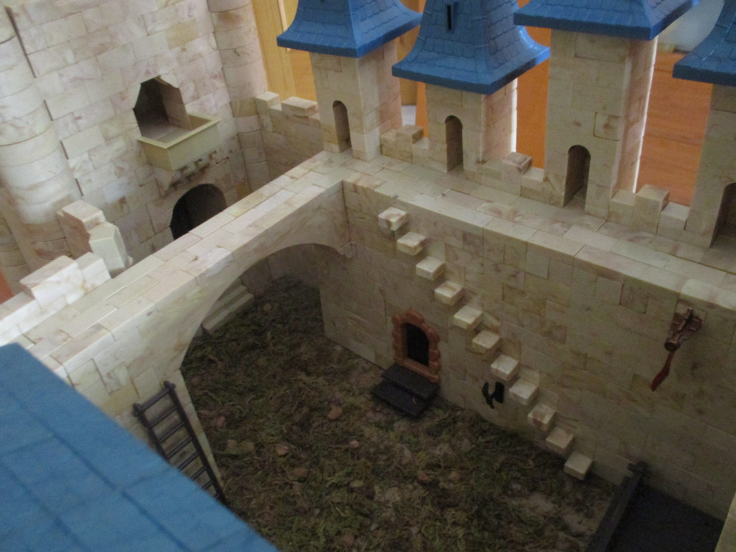 Fortaleza del Crepúsculo - Patio de armas 04