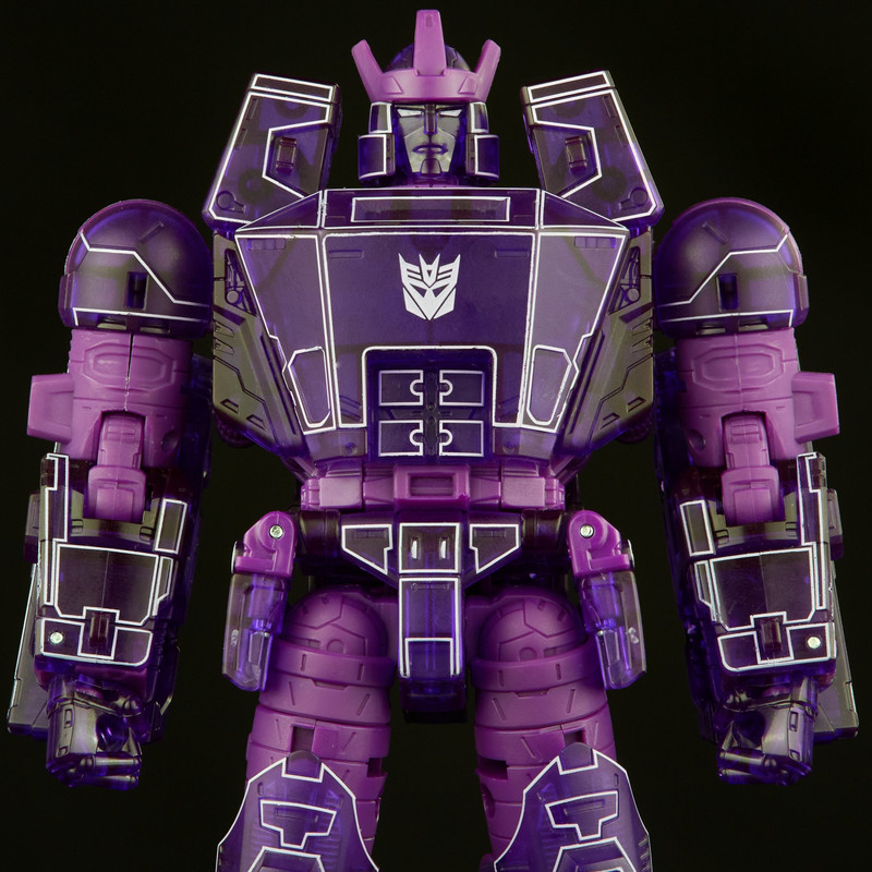 F1618_PROD_TRA_UNICRON_GALVATRON_0002_Online_2000SQ_2000x