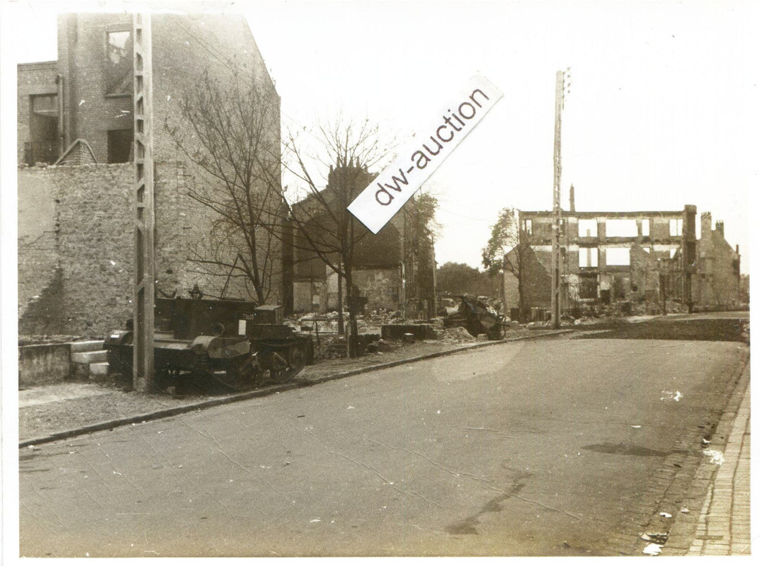 Frankreich , zerstörter Panzer in City