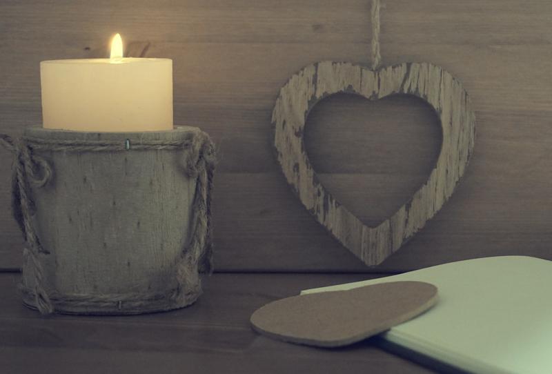 heart-candle-wooden-notebook-163093.jpg