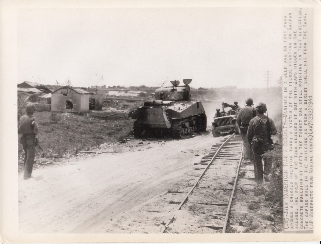 Photo KO M4A2 SHERMAN TANK on SAIPAN 1944