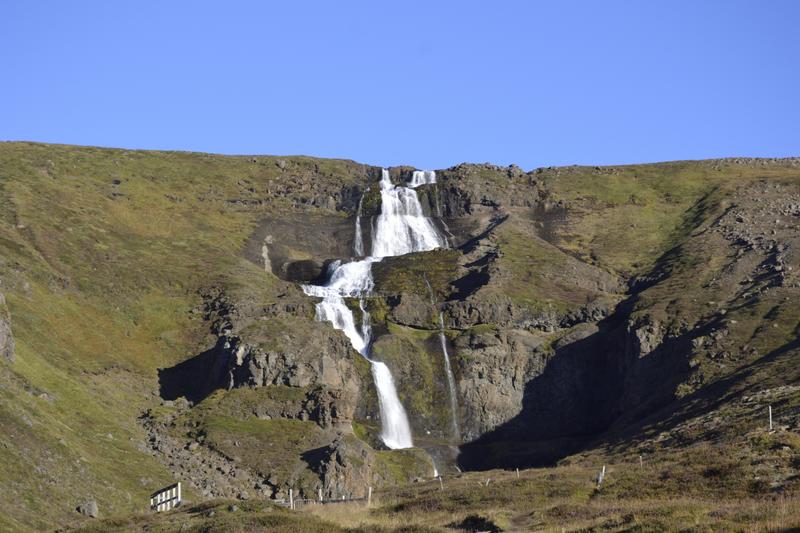 De las columnas de basalto al rugir de la tierra. - Islandia, donde la tierra ruge. (2)