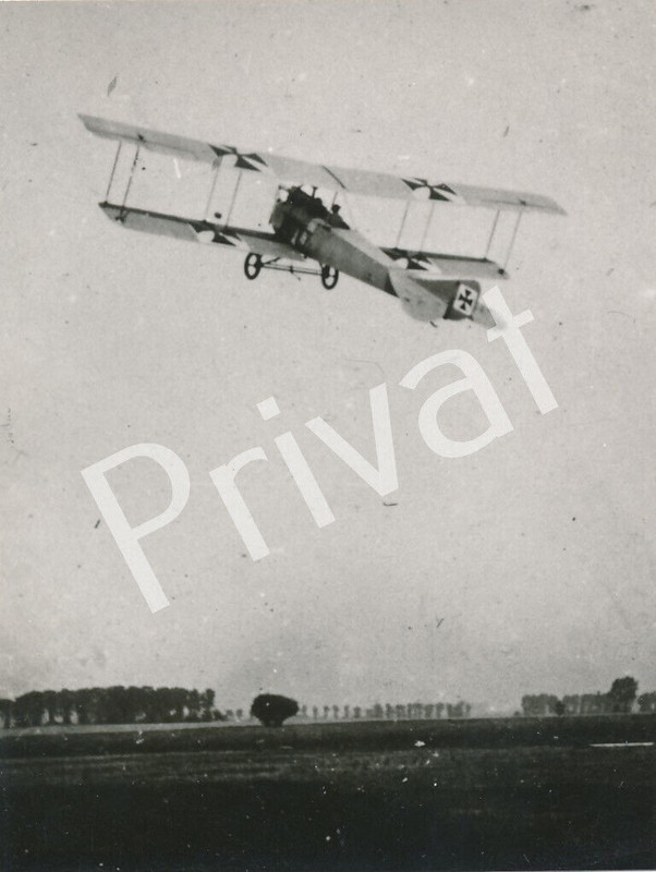 Foto WK I   II Doppeldecker Luftwaffe im Fluge Luftaufnahme F1.62 (1)