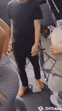 https://i.postimg.cc/zBxD8cyS/9.gif