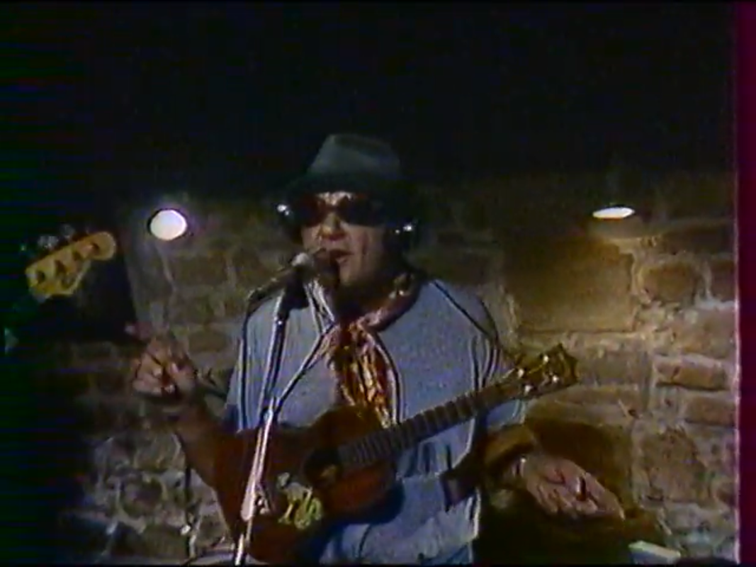 E8B54E52-6DB6-4A48-A5FB-A6F421000438