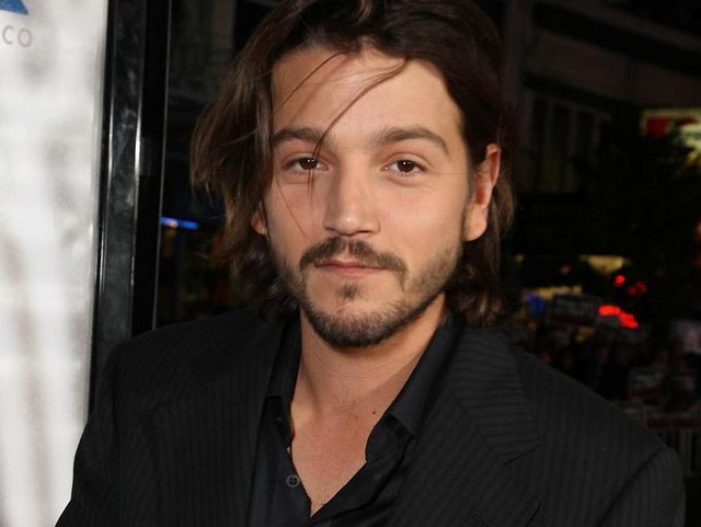 DIEGO LUNA RECIBIRÁ EL PRECIO CIUDAD DE HUESCA 2022 EL 10 DE JUNIO EN EL FESTIVAL INTERNACIONAL DE CINE