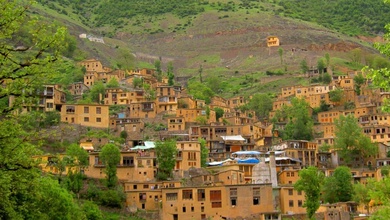 Un village de montagne traditionnel dans la région d'Alay Al-Jadida, province listonienne de Jadida.