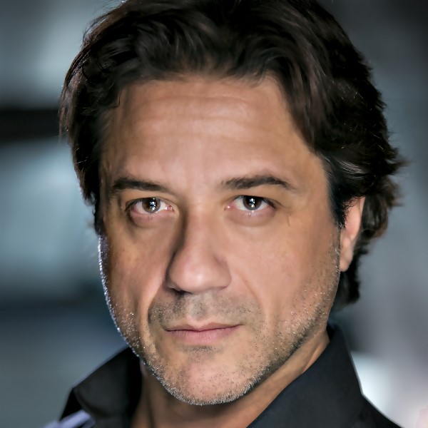 Enrique Arce
