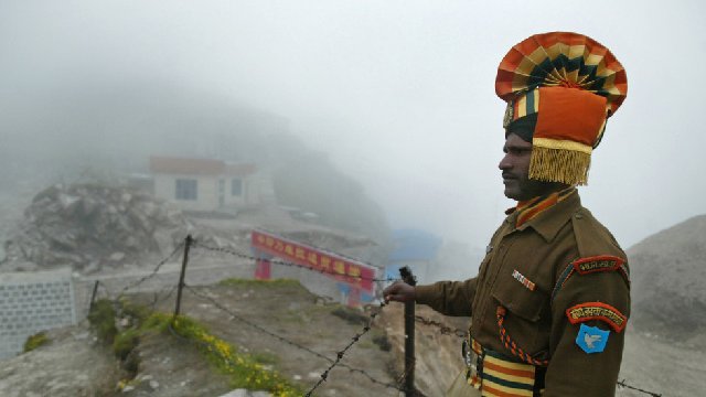 ‘Aggressive confrontation’ between Indian & Chinese troops causes injuries on both sides…