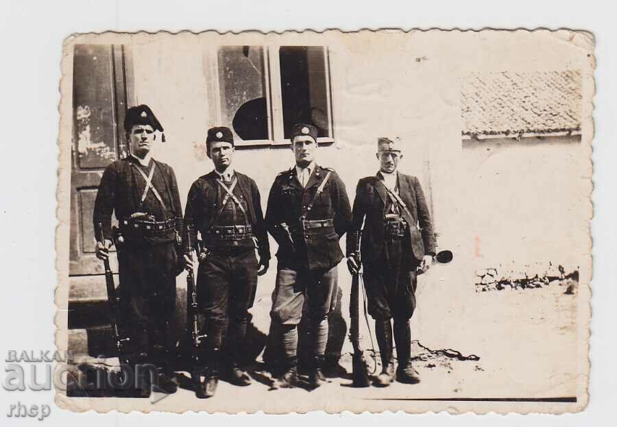 [Слика: 7263807-b-1700497998.jpg]