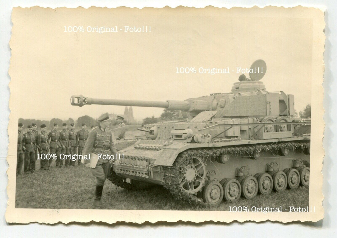 Foto Panzer Regiment 23 Panzer 4 Langrohr Zemerit Seitenschürzen