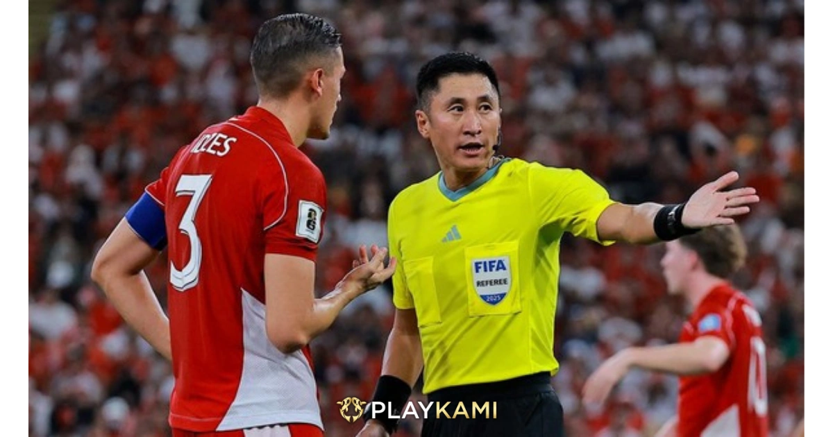 Kapten Indonesia Jay Idzes Memprotes keputusan wasit