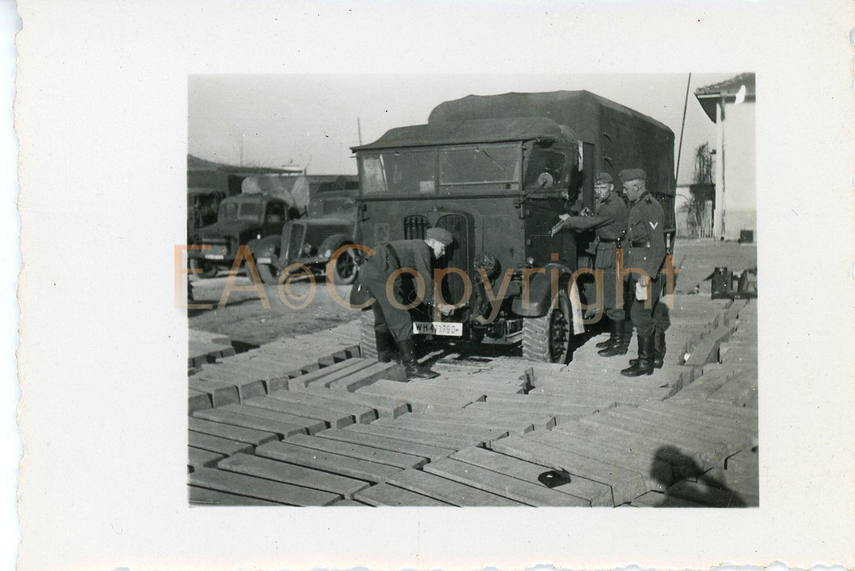 Beute Frankreich LKW Camion Truck Foto (2)