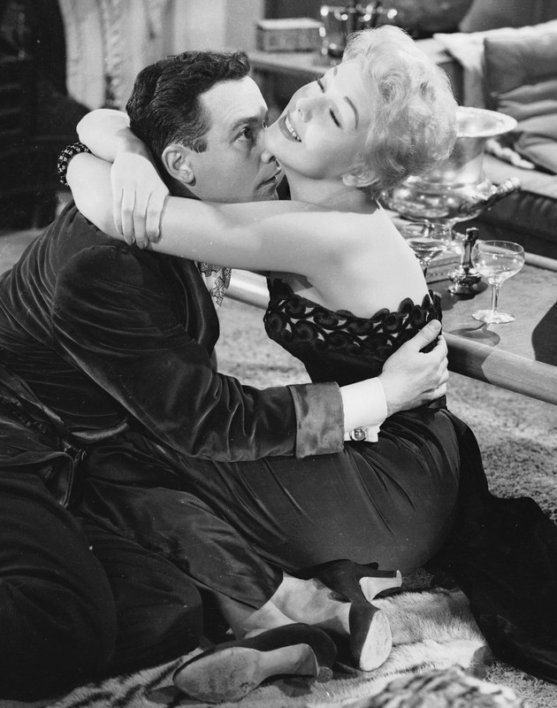 kim_novak_270