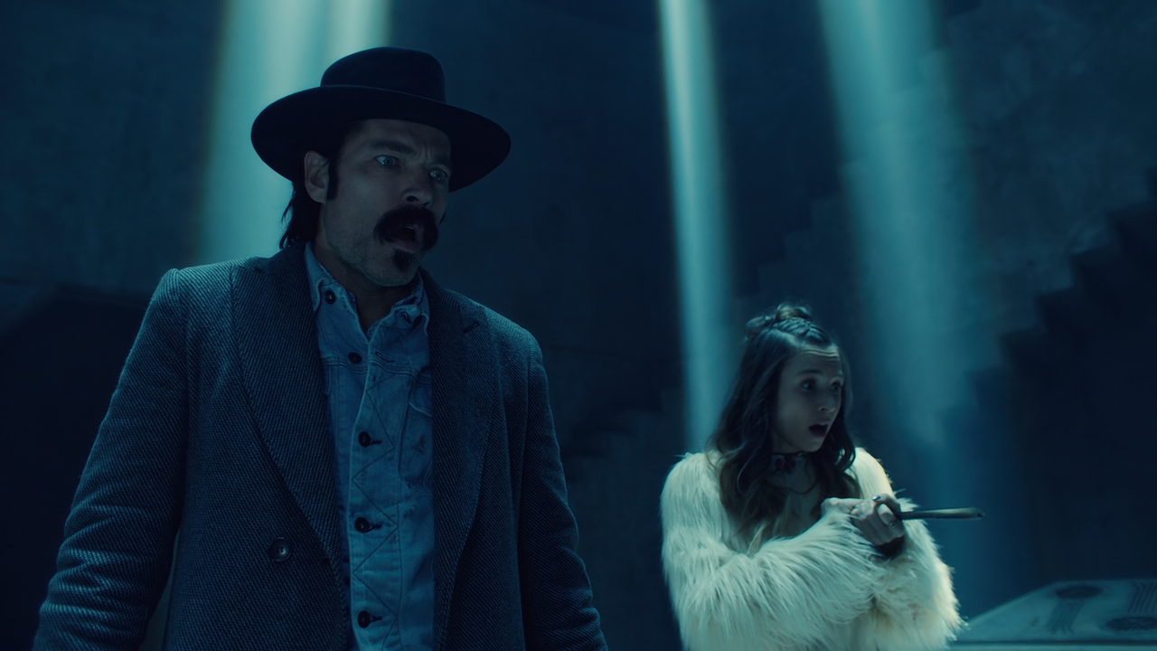 Wynonna.Earp.S04E01.On.the.Road.Again.1080p.10bit.AMZN.WEB-DL.AAC5.1.HEVC-Vyndros.mkv_snapshot_25.39