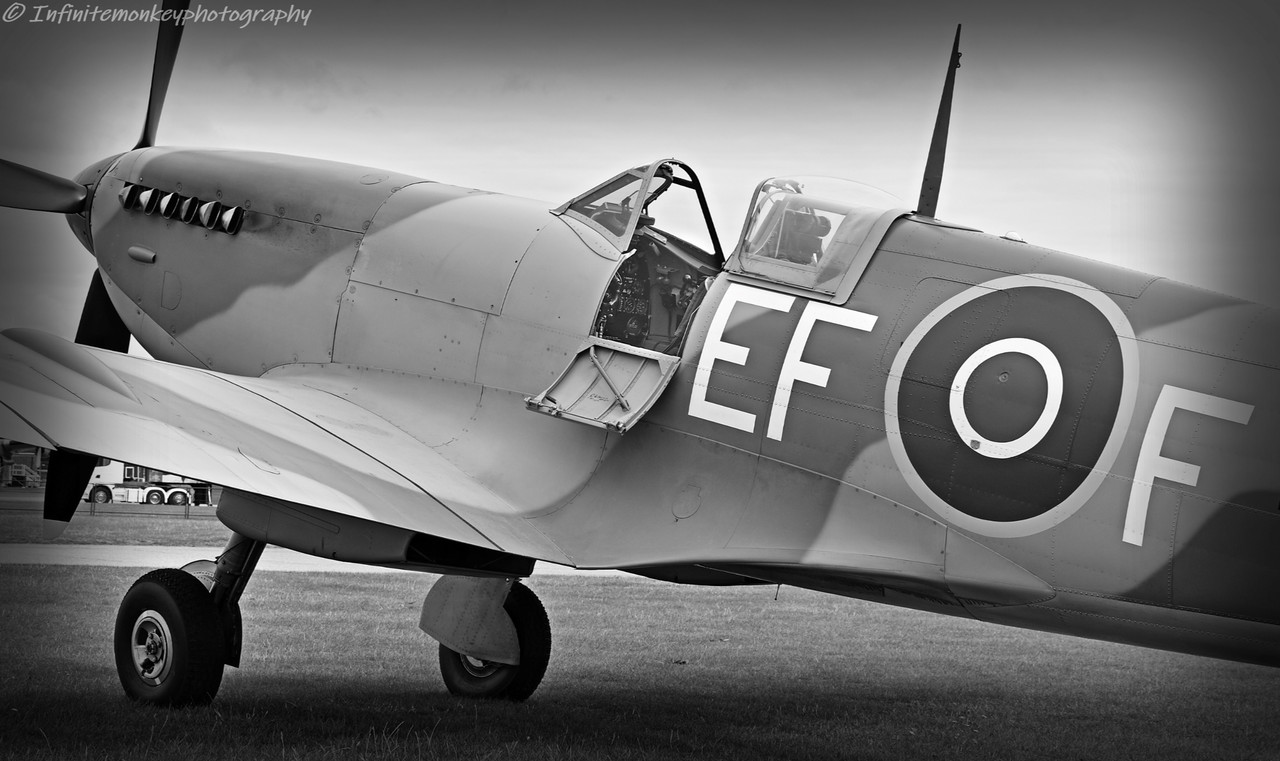 SPITFIRE - トヨ Spitfire pilots and aircraft database - Spitfire P7666