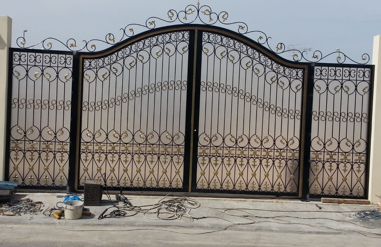 بوابات حديد