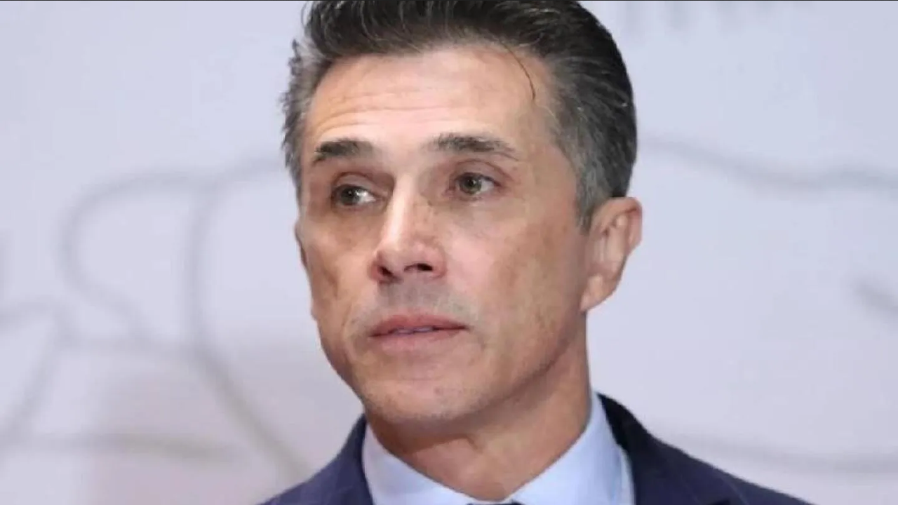 Sergio Mayer se desnuda en redes sociales, mostró su envidiable figura