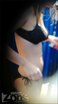 [Image: Voyeur15105093327.jpg]