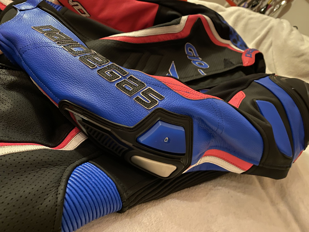 889DE200-820E-473A-9E21-7480B30E7D69