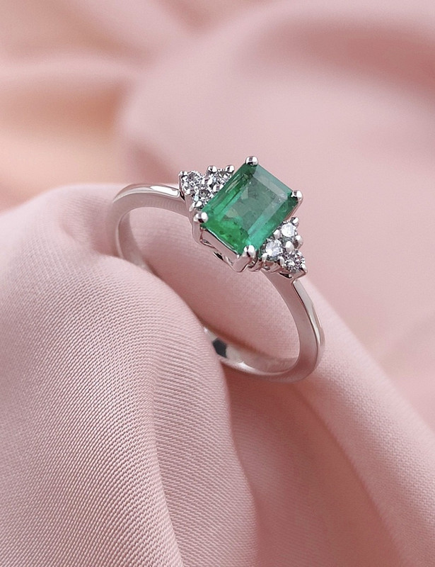 Anillo Esmeralda