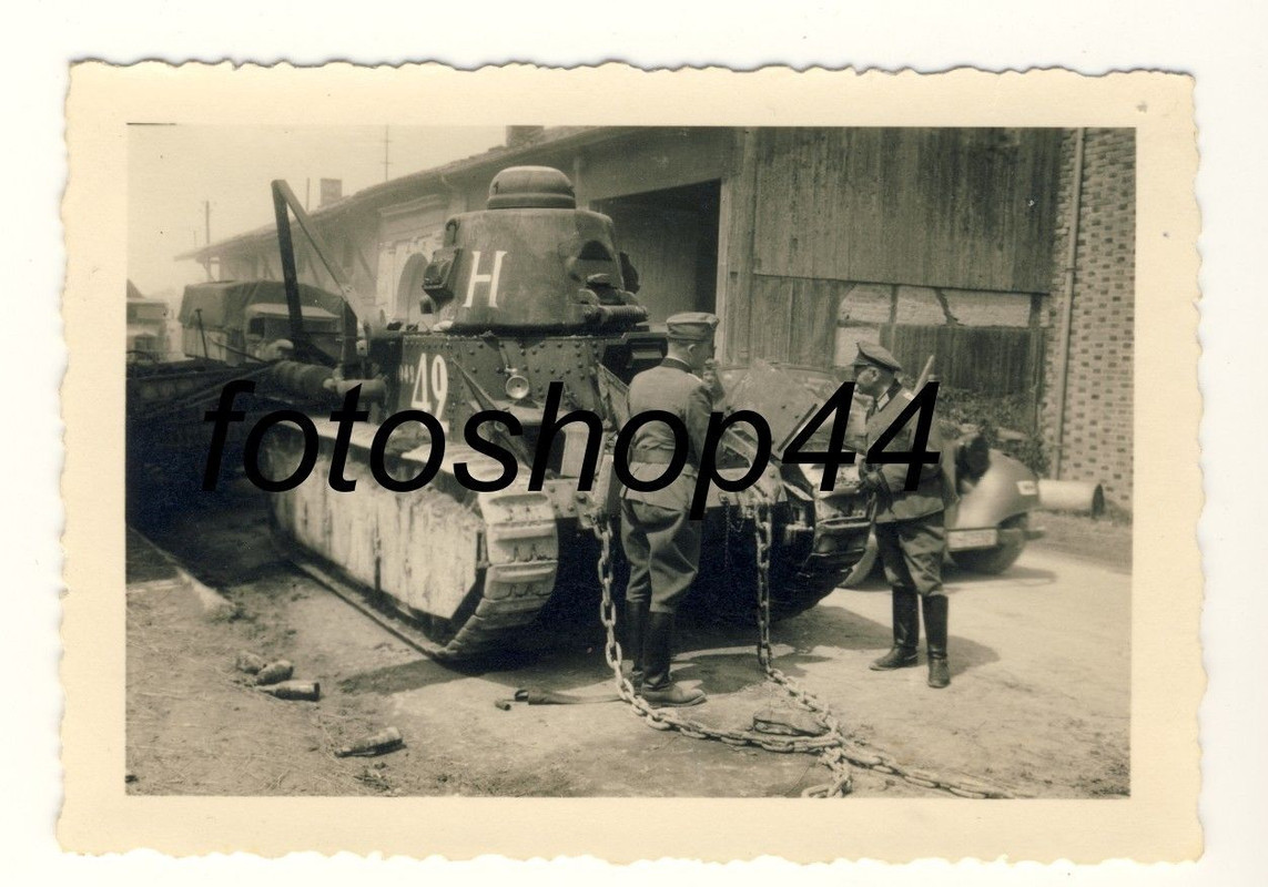 französischer Panzer mit Kennung