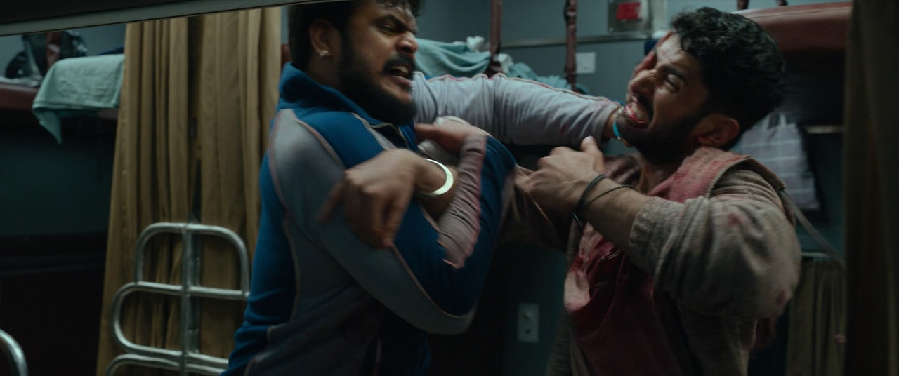 Kill (2023) (1080p BluRay x265 SAMPA).mkv_snapshot_00.41.57.058