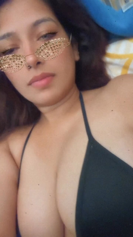 Rasha Kirmani hot big boobs navel in black bikini.mp4_snapshot_00.00.533