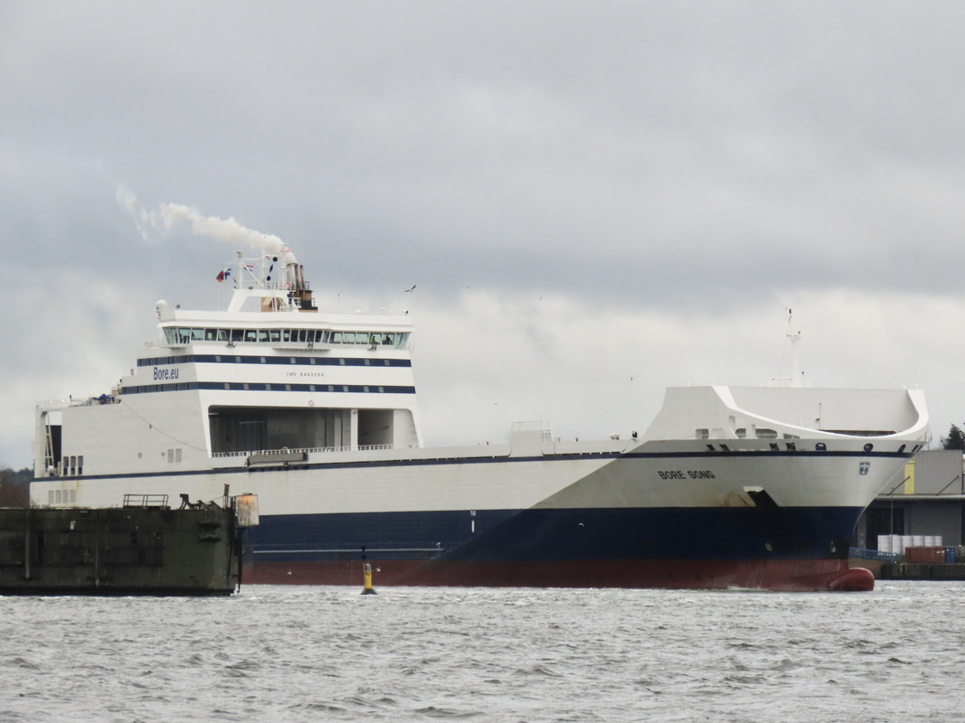 8C84A141-8BC1-420E-AA4D-763C33CEBEE7