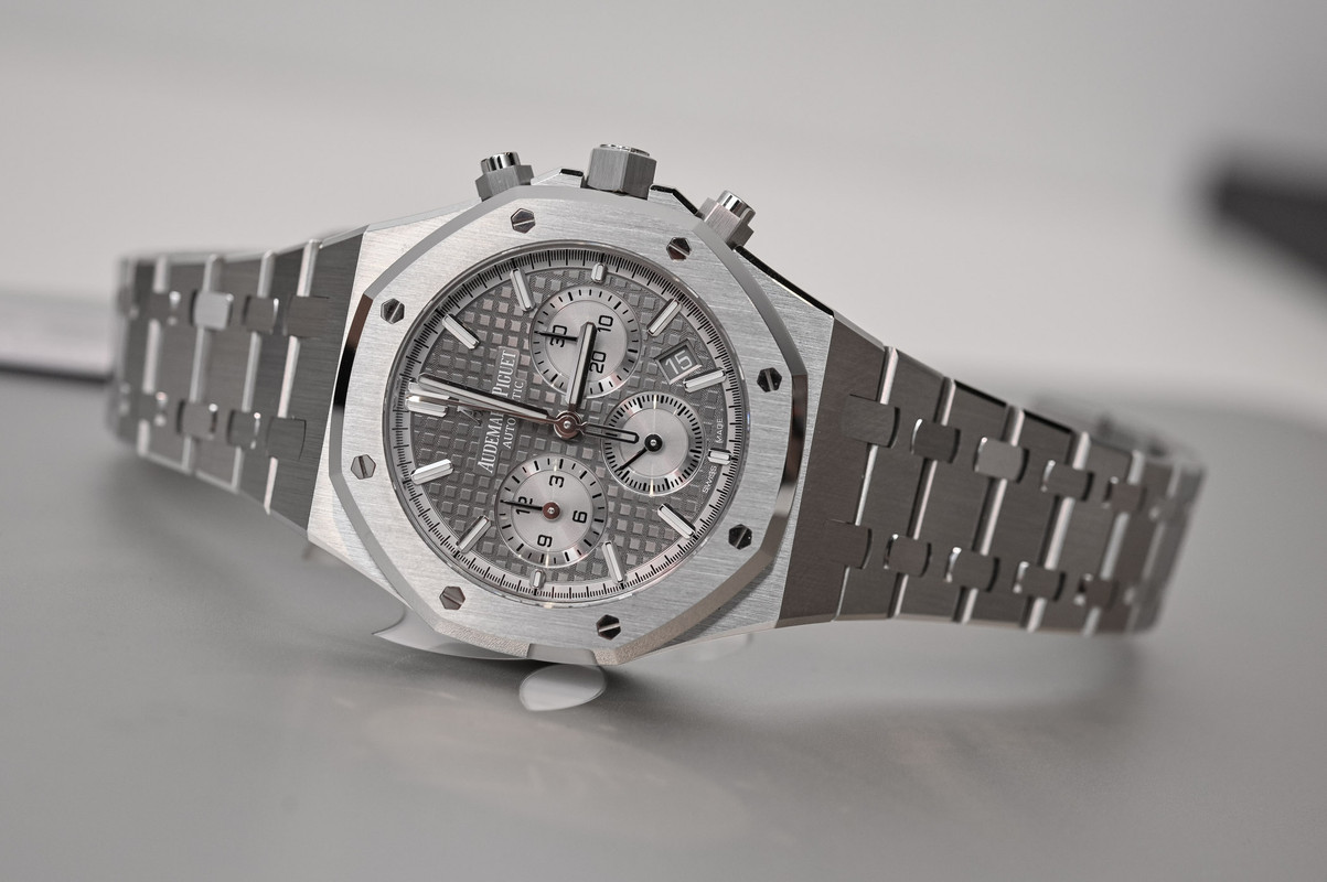Audemars-Piguet-Royal-Oak-Selfwinding-Chronograph-38mm-ref.-2631