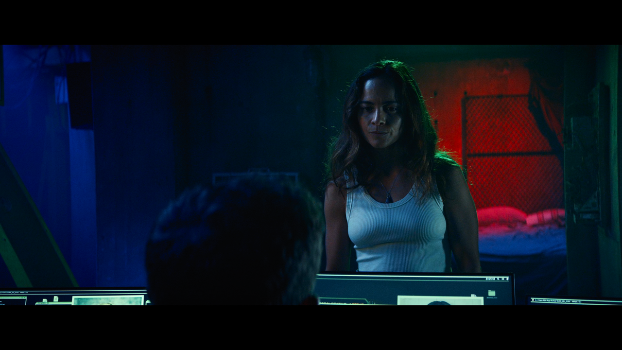 mpv-shot_Hypnotic.2023.2160p.UHD.BDREMUX.HDR.DV.HEVC-Нечипорук_00_57_35_0009