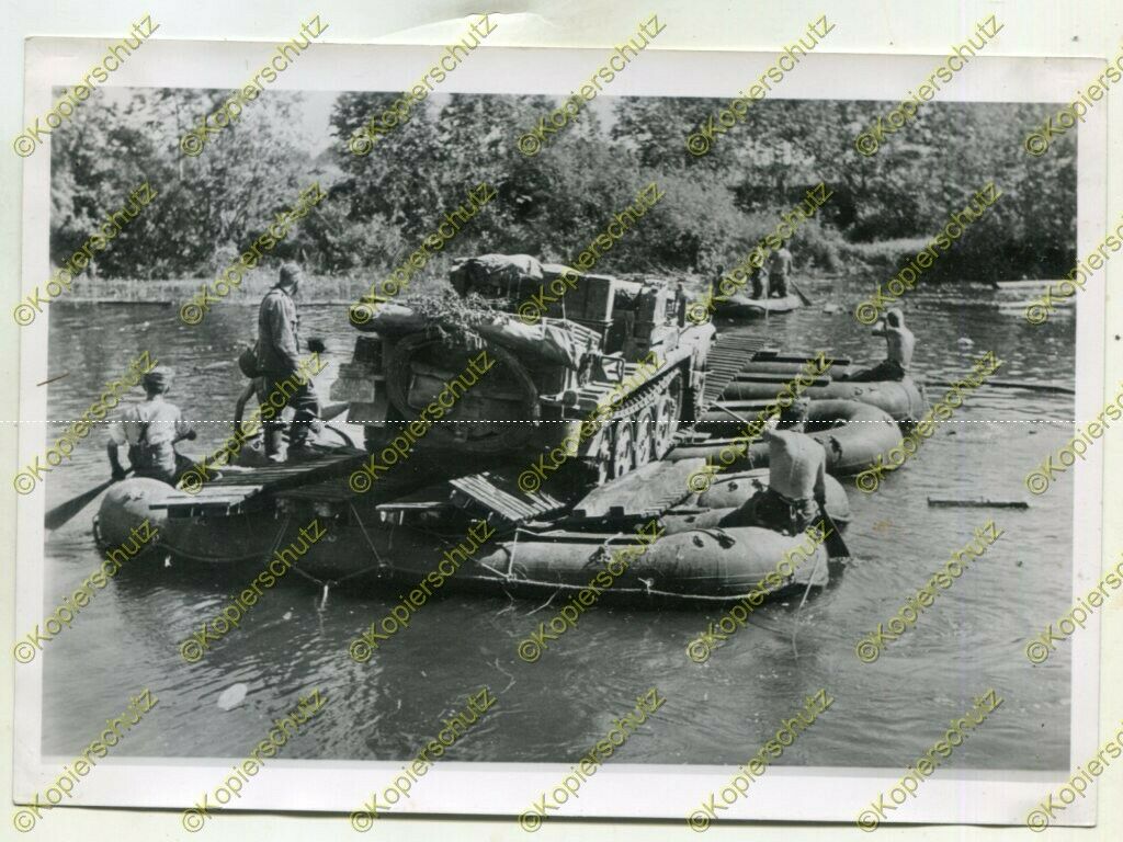 Foto, Wehrmacht, Sdkfz, Halbkette auf Flosssackfähre, Nahaufnahm