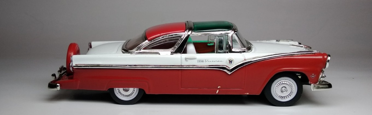 Ford Fairlane Crown Victoria Skyliner (7)