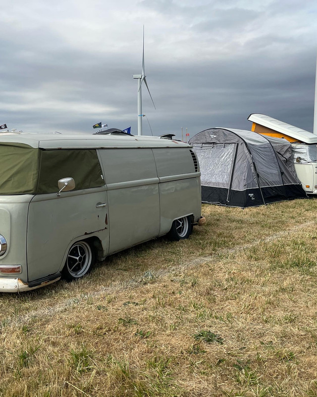 FF4E1980-B603-4667-BFEA-D56F09D3B6F7