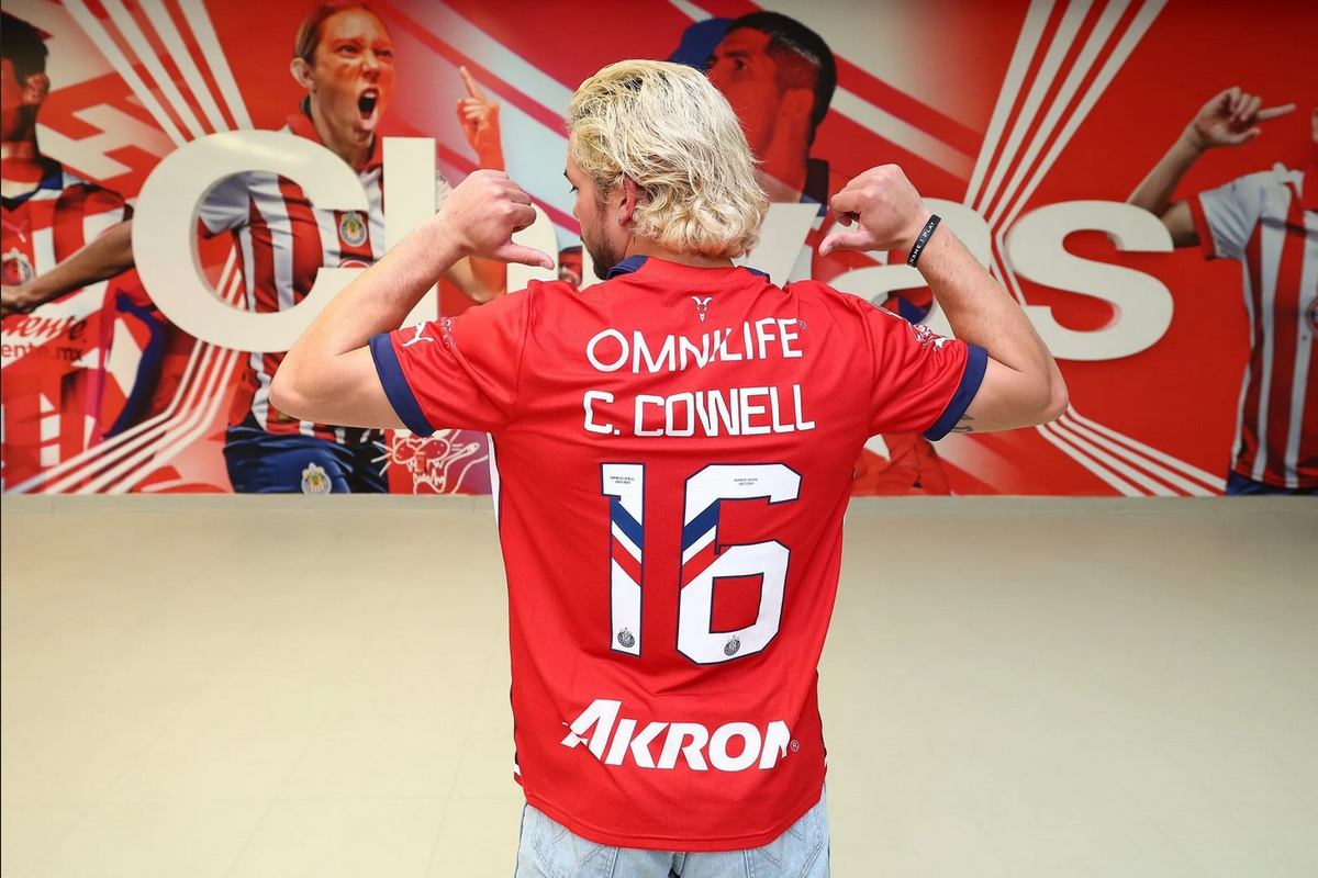 Aficionados de las Chivas dan bienvenida a Cade Cowell con memes y nuevo apodo