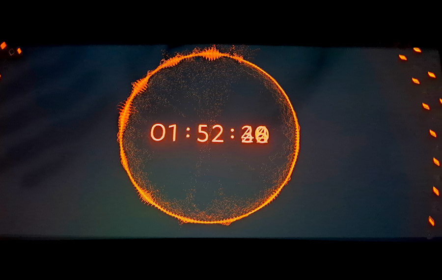 Décompte à 1 minute et 32 secondes, avant la séance de cinéma de Egrégore, Mylène Farmer