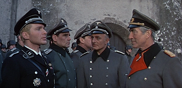 WHERE-EAGLES-DARE-DERREN-NESBITT-1-A-FOTOR-3.png