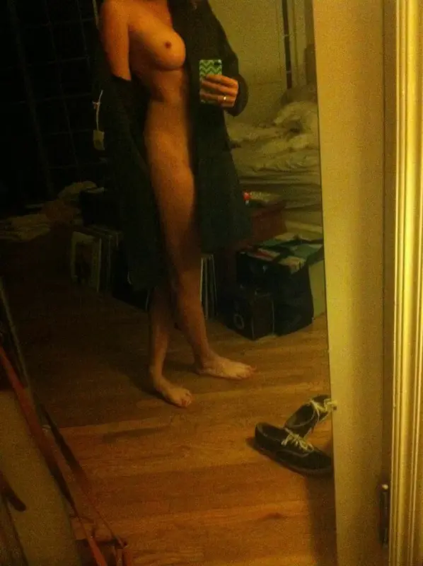 oscar-nominee-brie-larson-full-nude-photo-collection-8